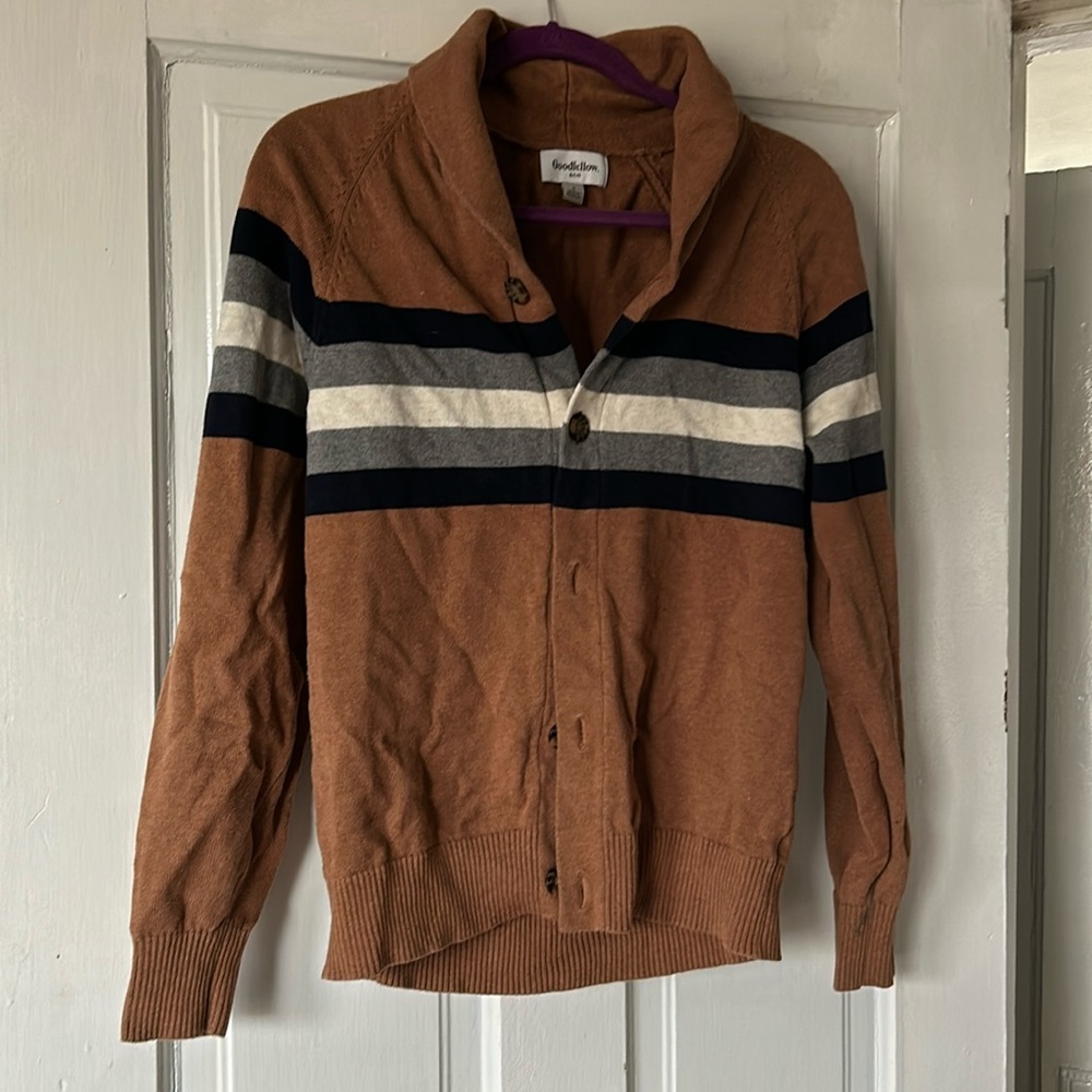 Mens small cardigan fits women’s large or medium